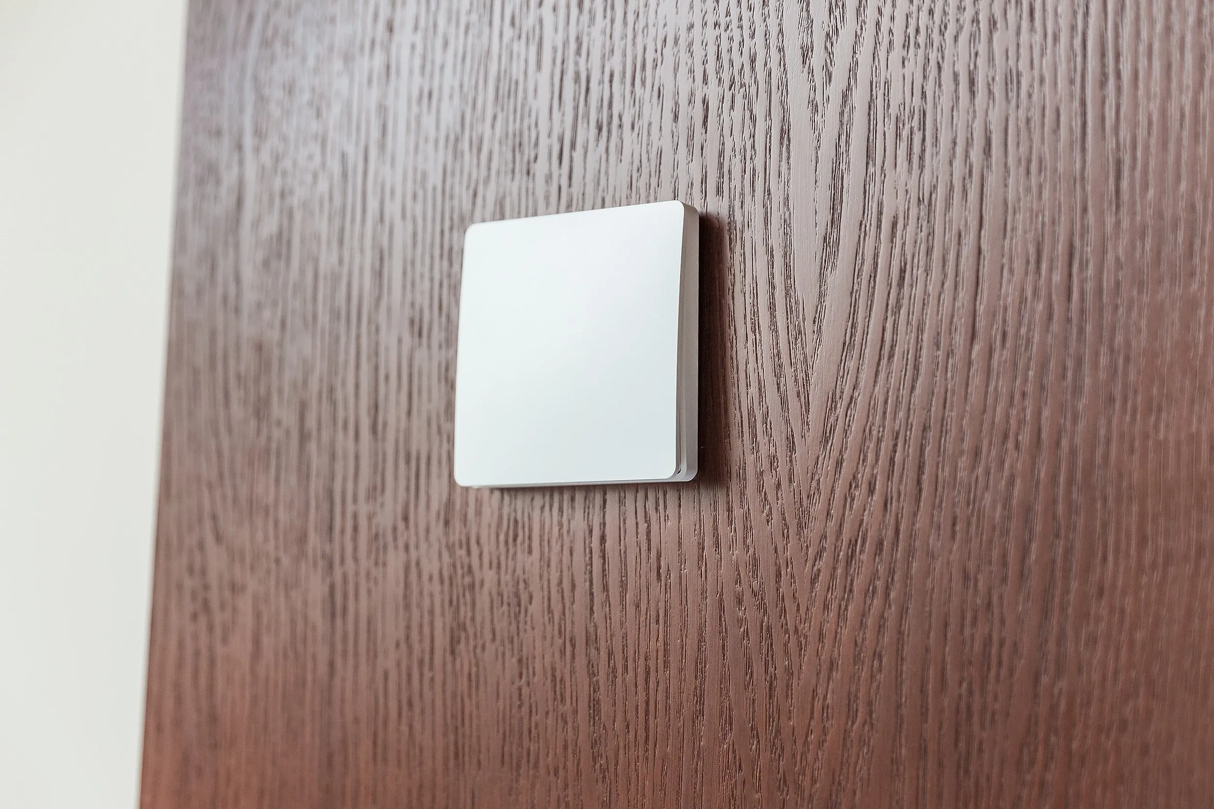 1 keys wireless kinetic energy switch with dimming for our chandeliers.