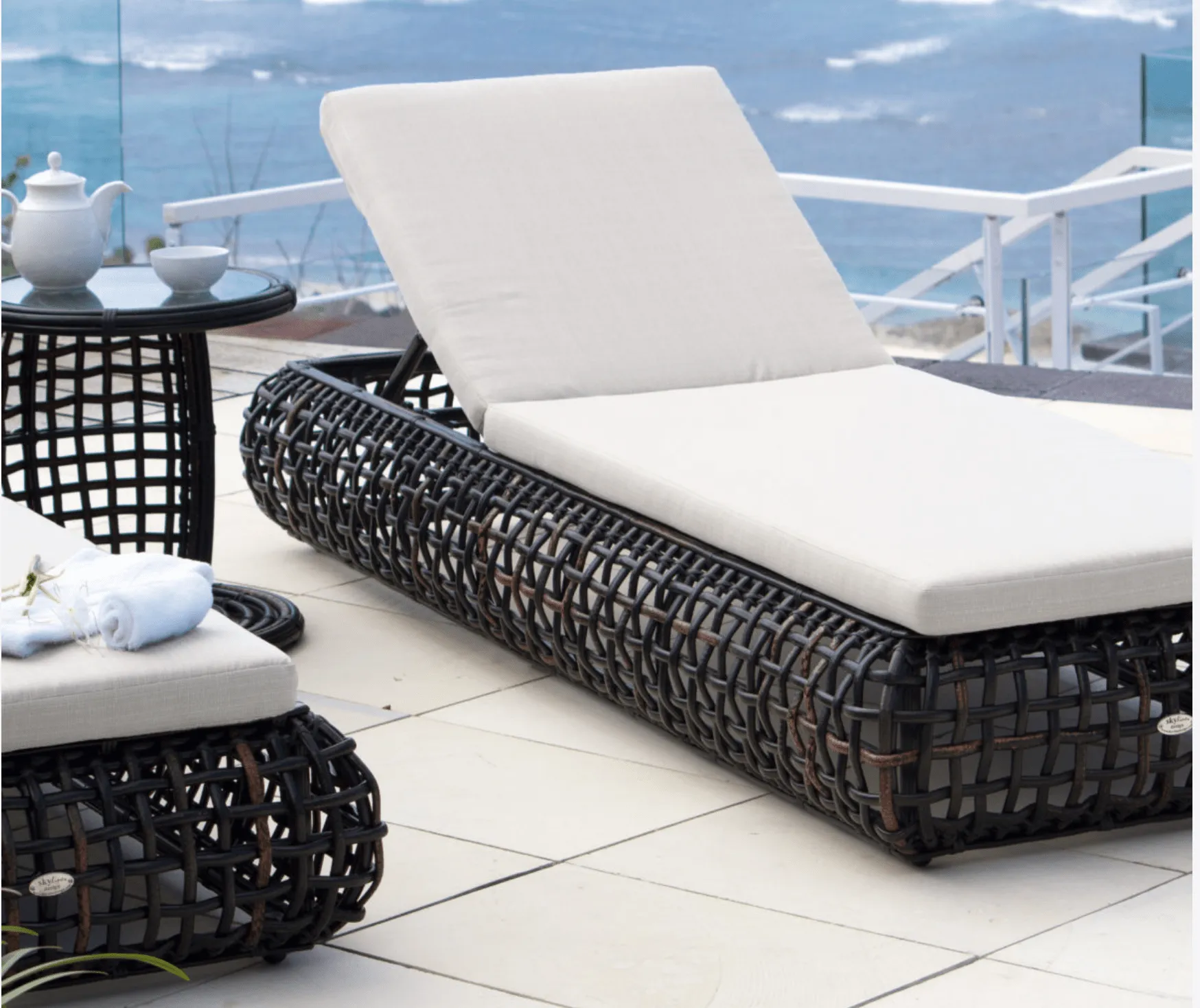 Dune Road Outdoor AuxiliaryTable With Glass