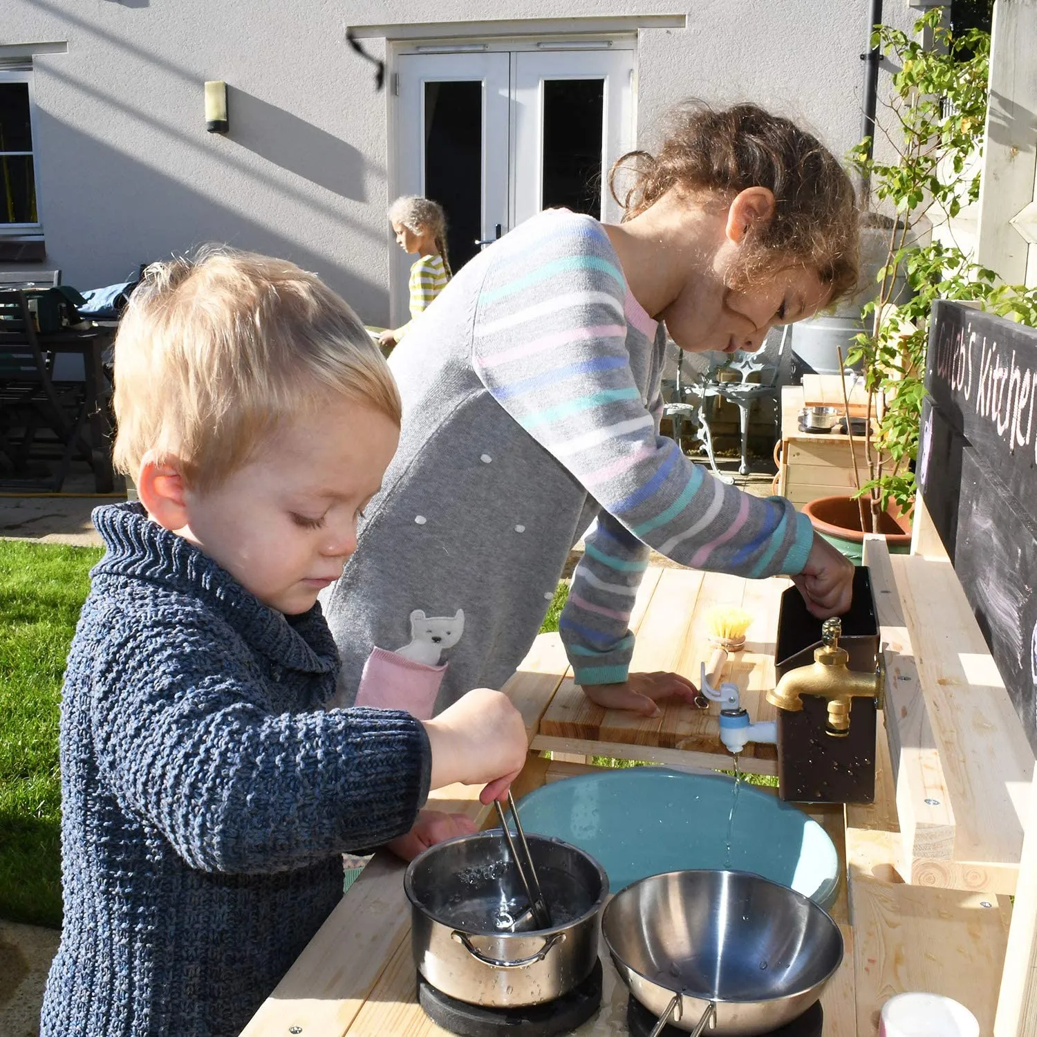 Heavy Duty Montessori Wooden Kids Mud Kitchen | Outdoor Toy Kitchen | 18m 