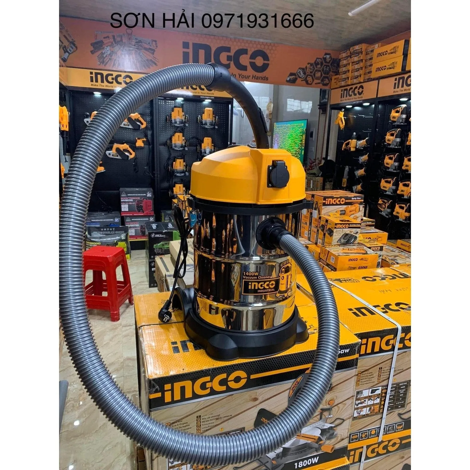 Ingco Wet & Dry Vacuum Cleaner 30 Liters 1400W - VC14301