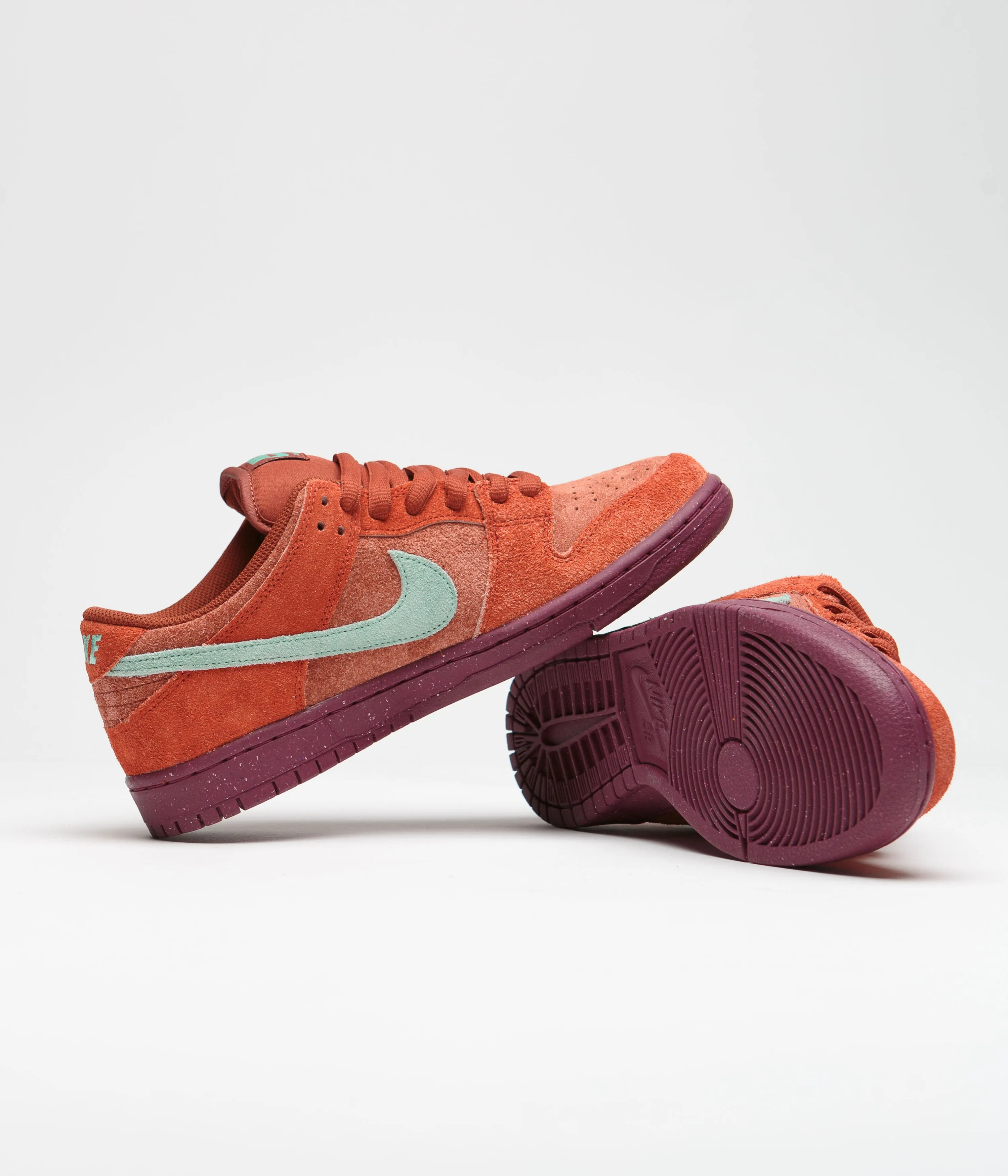 Nike SB Dunk Low Pro Premium Shoes - Mystic Red / Emerald Rise - Rugged Orange