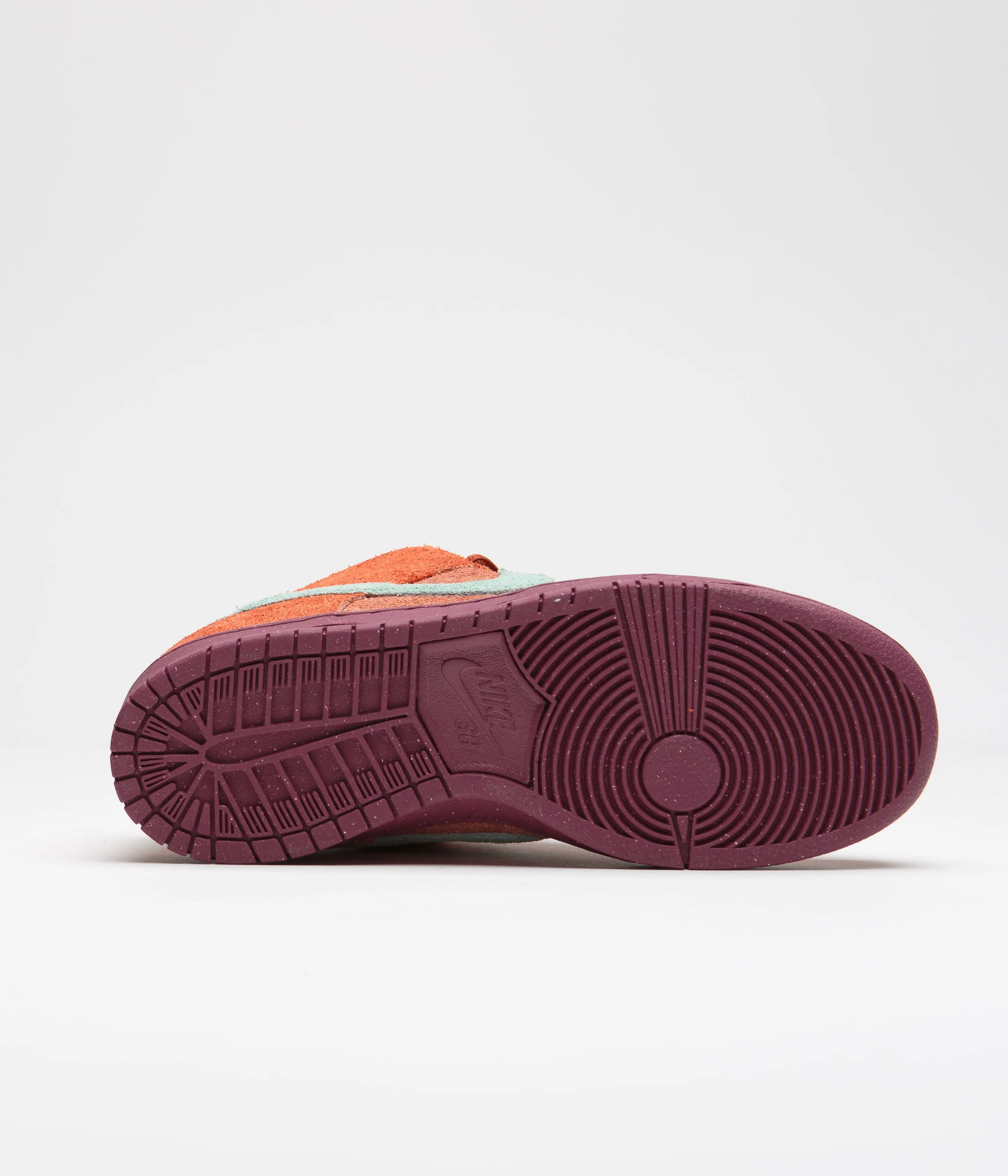 Nike SB Dunk Low Pro Premium Shoes - Mystic Red / Emerald Rise - Rugged Orange