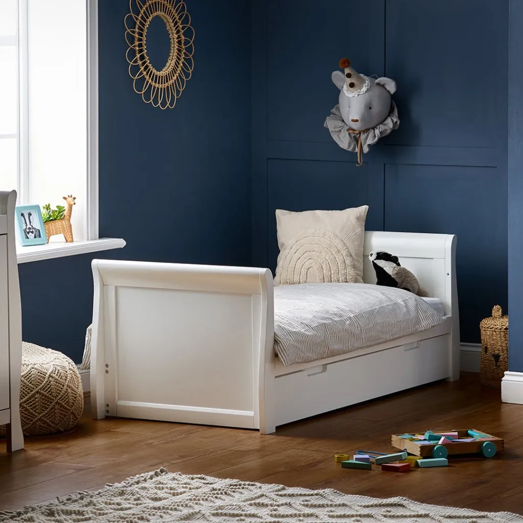 OBABY Stamford Classic Cot Bed & Breathable Mattress - White