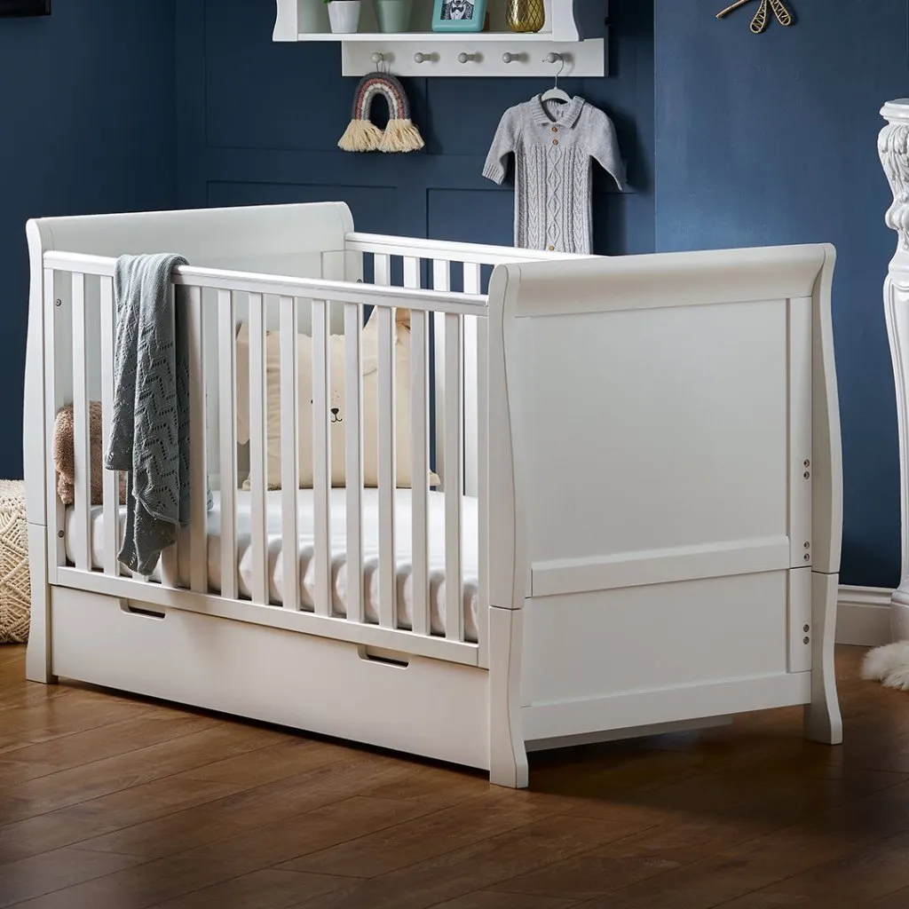 OBABY Stamford Classic Cot Bed & Breathable Mattress - White