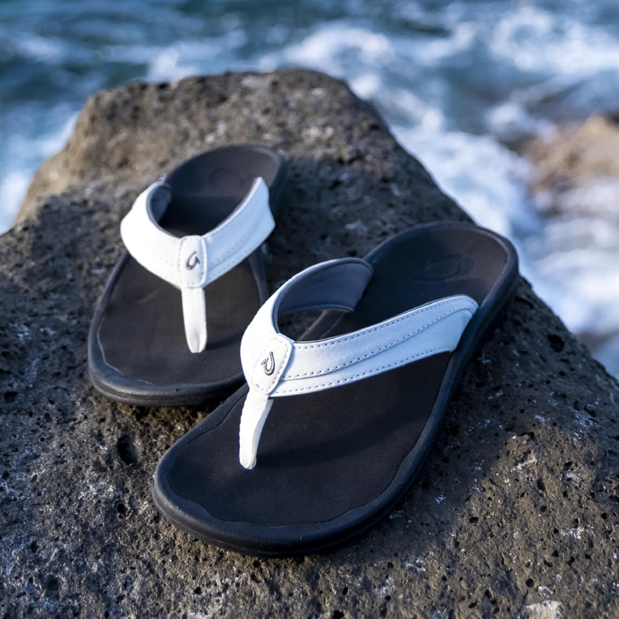 ‘Ohana - White / Black