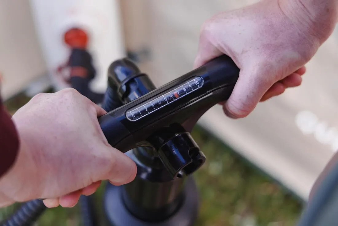 POMPE À MAIN CAMPING - ULTIM COMFORT 10 PSI - RECOMMANDÉE POUR TENTE GONFLABLE